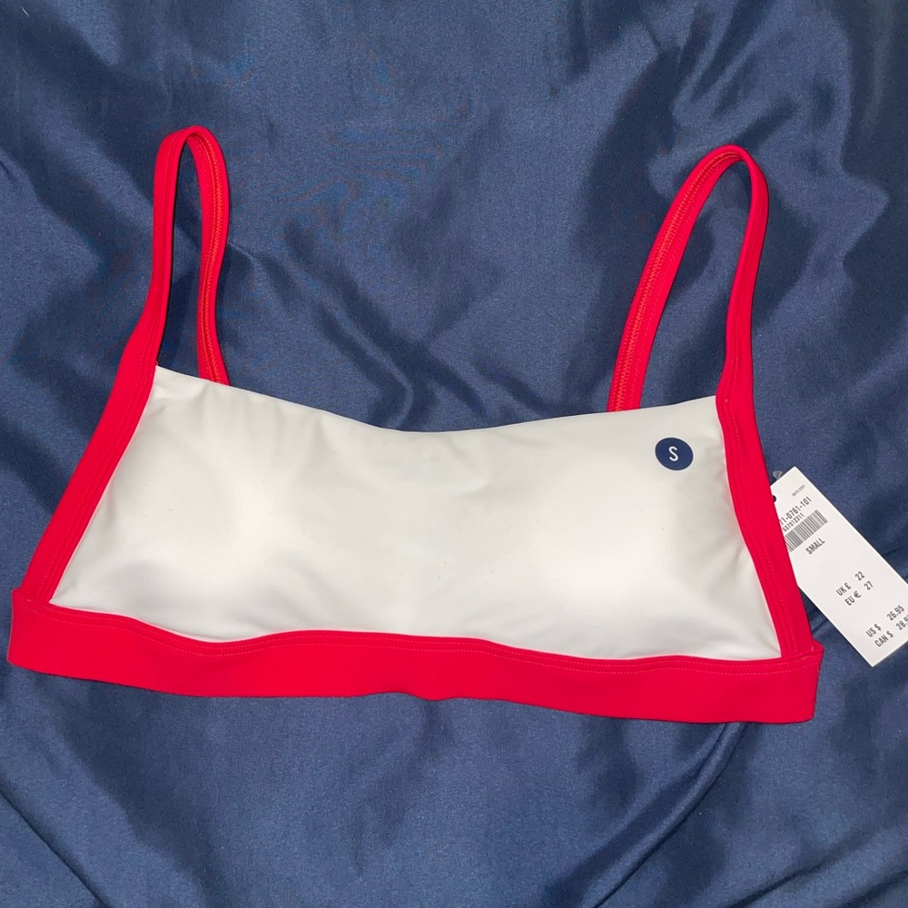 *NWT Hollister Padded Band Bikini Top